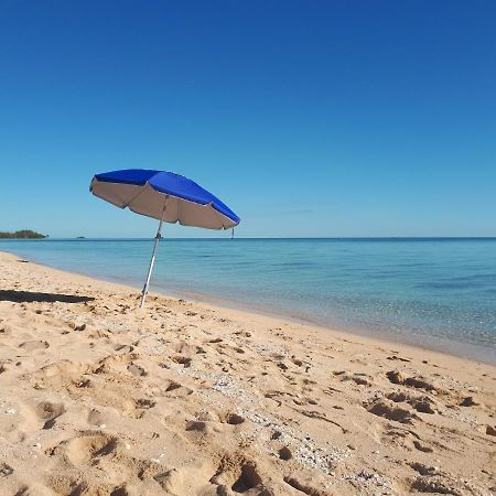 Private And Peaceful Cottage At The Beach แนสซอ ภายนอก รูปภาพ